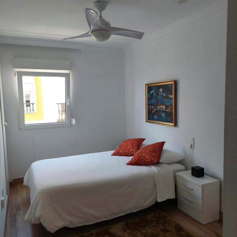 Apartamento Frente A La Playa Piso 2 Estepona Luaran gambar