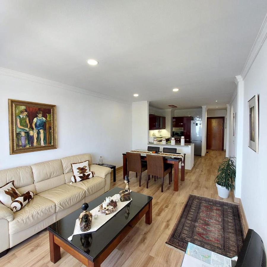 Apartamento Frente A La Playa Piso 2 Estepona Luaran gambar